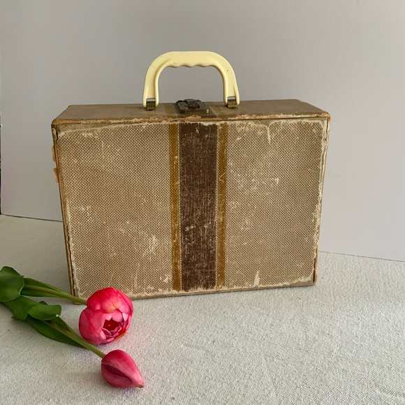 Vintage Suitcase Luggage - Picture 7 of 16